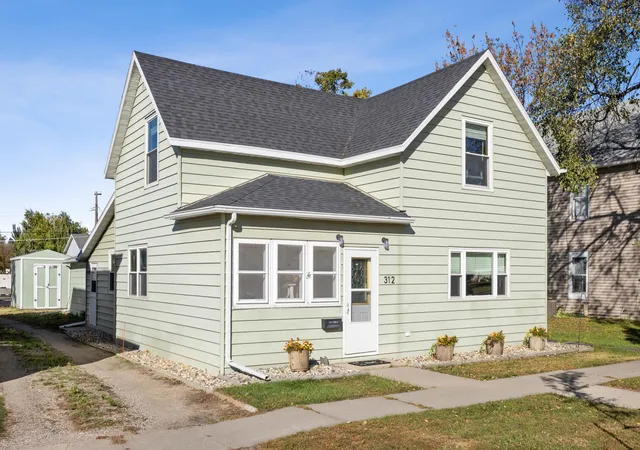 Photo 2 of Single family home for sale at 312 Langer Ave S, Casselton, ND 58012 | MLS# 7104413 | Listing updated on 2026-09-24