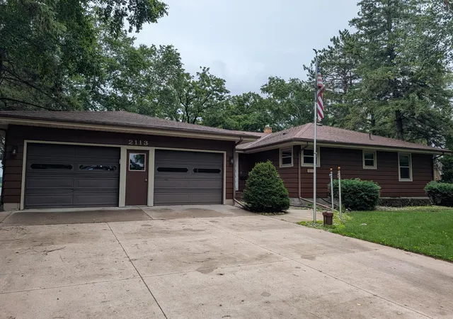 Photo 2 of Single family home for sale at 2113 Country Clb Dr Ne, Willmar, MN 56201 | MLS# 7104736 | Listing updated on 2026-09-10