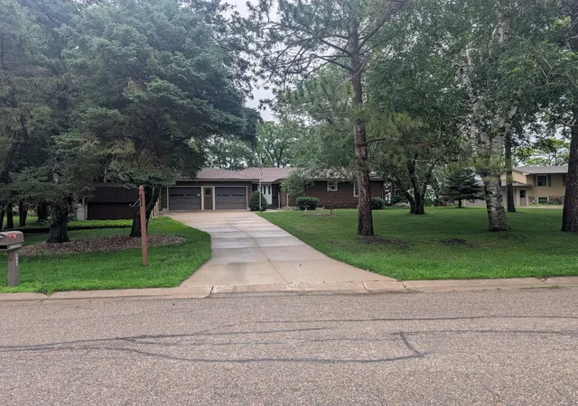 Photo 3 of Single family home for sale at 2113 Country Clb Dr NE, Willmar, MN 56201 | MLS# 7104736 | Listing updated on 2026-09-10