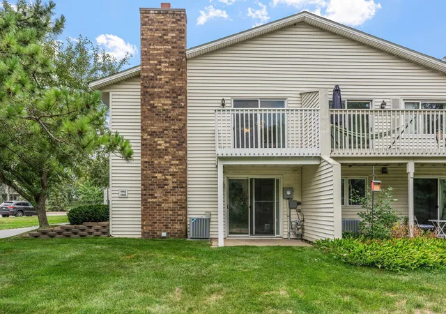 Photo 3 of Single family home for sale at 1415 W 140th Street, Burnsville, MN 55337 | MLS# 7104782 | Listing updated on 2026-09-15