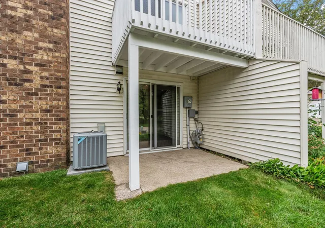 Photo 4 of Single family home for sale at 1415 W 140th Street, Burnsville, MN 55337 | MLS# 7104782 | Listing updated on 2026-09-15
