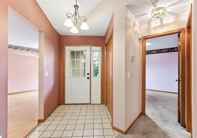 Photo 2 of Townhouse for sale at 7050 Robinwood Trl, Saint Paul, MN 55125 | MLS# 7104860 | Listing updated on 2026-09-15
