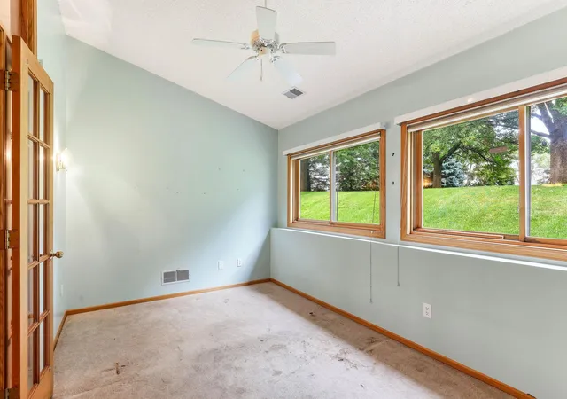 Photo 4 of Townhouse for sale at 7050 Robinwood Trl, Saint Paul, MN 55125 | MLS# 7104860 | Listing updated on 2026-09-15