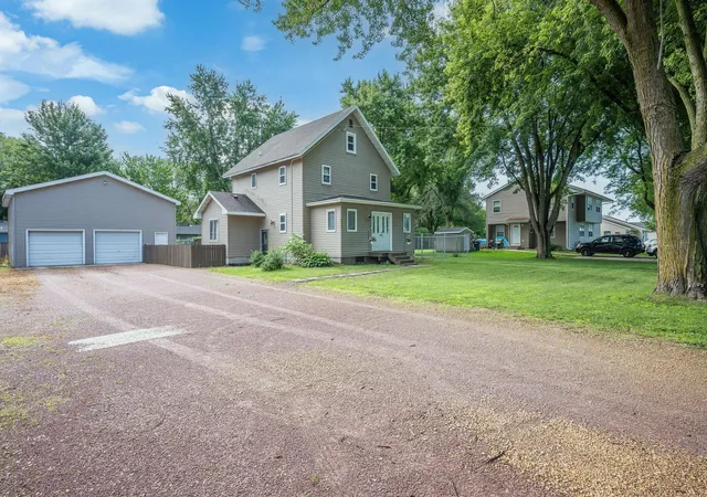 Photo 3 of Single family home for sale at 503 Central Ave S, Mapleton, MN 56065 | MLS# 7104887 | Listing updated on 2026-09-11