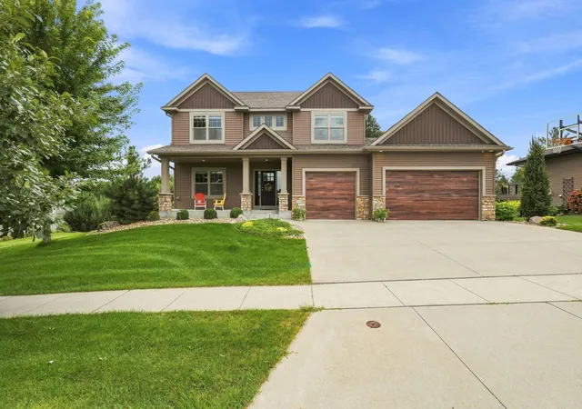 Photo 1 of Single family home for sale at 1993 Kerry Dr Ne, Rochester, MN 55906 | MLS# 7105048 | Listing updated on 2026-09-10