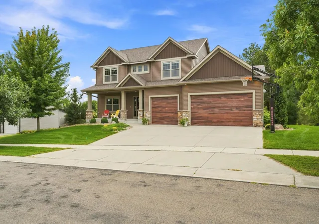 Photo 2 of Single family home for sale at 1993 Kerry Dr Ne, Rochester, MN 55906 | MLS# 7105048 | Listing updated on 2026-09-10