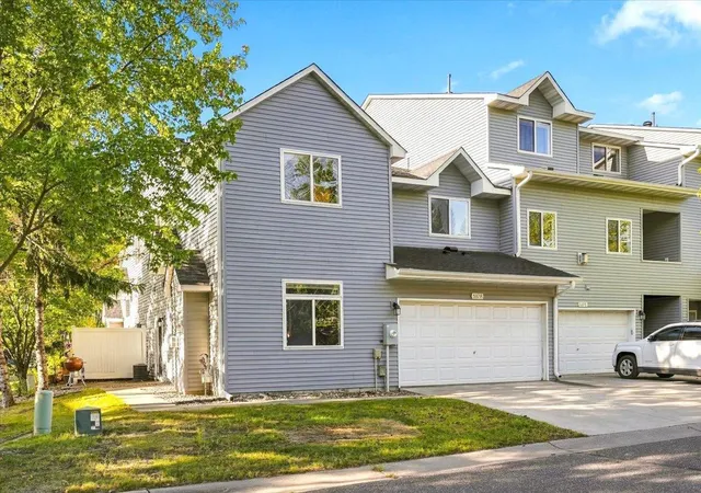 Photo 4 of Single family home for sale at 537 Woodduck Dr #F, Saint Paul, MN 55125 | MLS# 7105510 | Listing updated on 2026-09-15