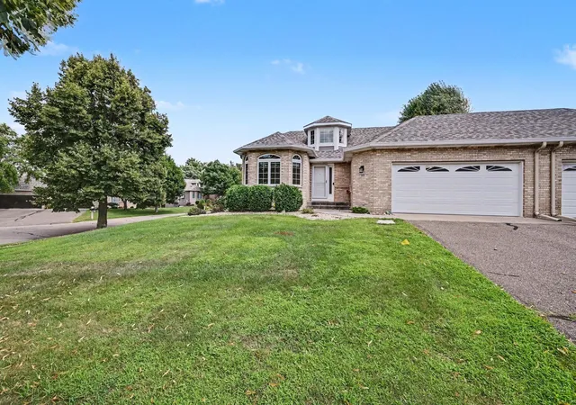 Photo 2 of Sale Pending at 3028 Highpointe Curv, Saint Paul, MN 55113 | MLS# 7105587 | Listing updated on 2026-09-15