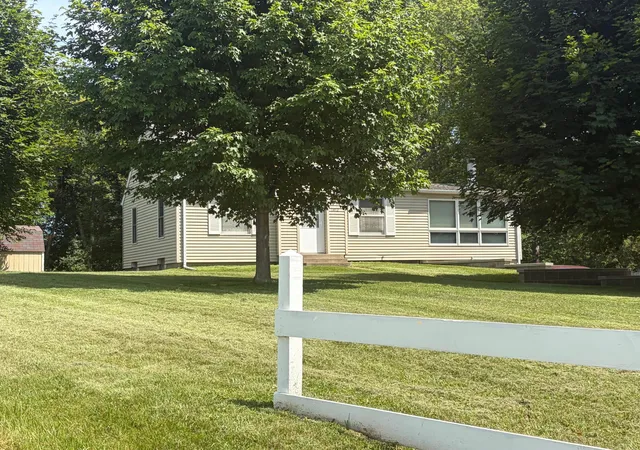 Photo 2 of Sale Pending at 1412 Highway 71 Ne, Willmar, MN 56201 | MLS# 7105684 | Listing updated on 2026-09-11