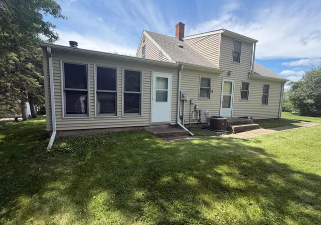 Photo 3 of Sale Pending at 1412 Highway 71 Ne, Willmar, MN 56201 | MLS# 7105684 | Listing updated on 2026-09-11