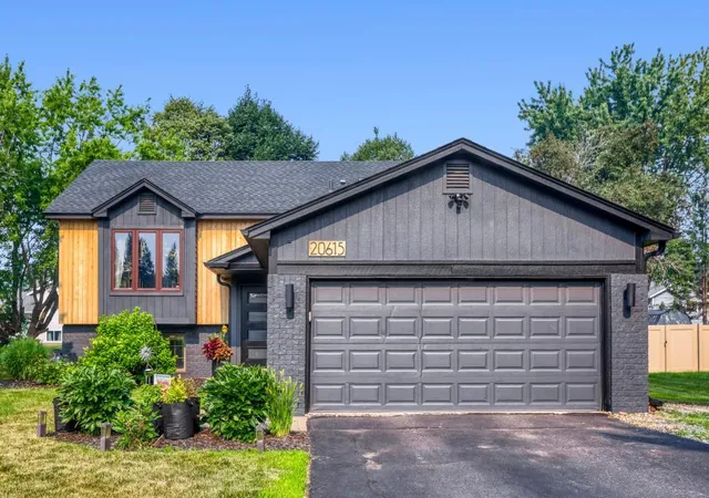 Photo 1 of Single family home for sale at 20615 Jaguar Ave, Lakeville, MN 55044 | MLS# 7105885 | Listing updated on 2026-09-14