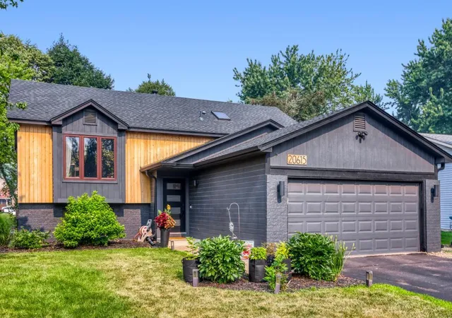 Photo 2 of Single family home for sale at 20615 Jaguar Ave, Lakeville, MN 55044 | MLS# 7105885 | Listing updated on 2026-09-14