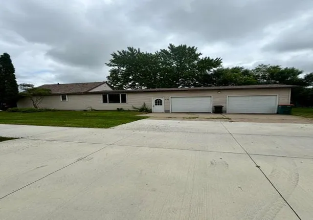 Photo 2 of Sale Pending at 306 Sw Brown St, Verndale, MN 56481 | MLS# 7106039 | Listing updated on 2026-09-10