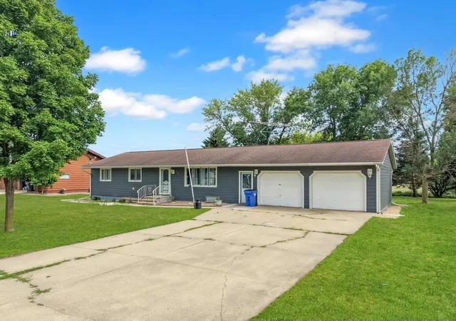 Photo 1 of Single family home for sale at 201 Main Ave, Chandler, MN 56122 | MLS# 7106061 | Listing updated on 2026-09-14