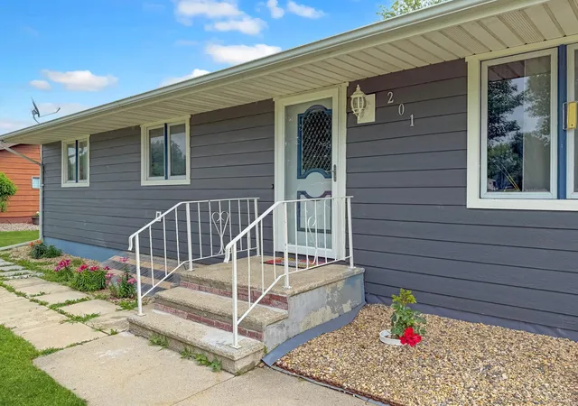 Photo 3 of Single family home for sale at 201 Main Ave, Chandler, MN 56122 | MLS# 7106061 | Listing updated on 2026-09-14