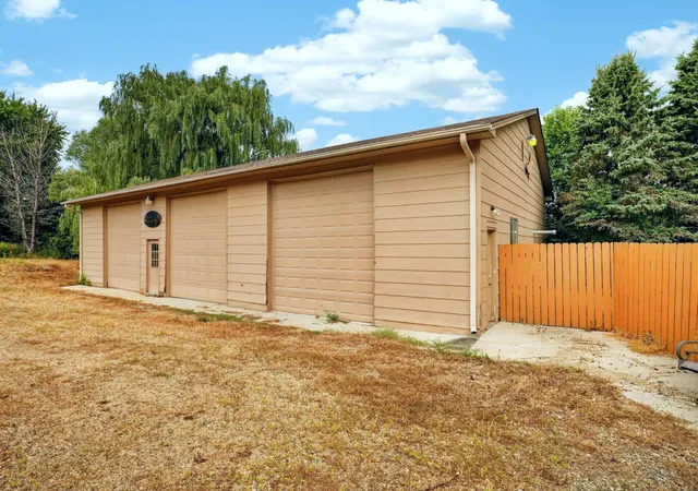 Photo 4 of Single family home for sale at 3065 225th Street W, Farmington, MN 55024 | MLS# 7106501 | Listing updated on 2026-09-09