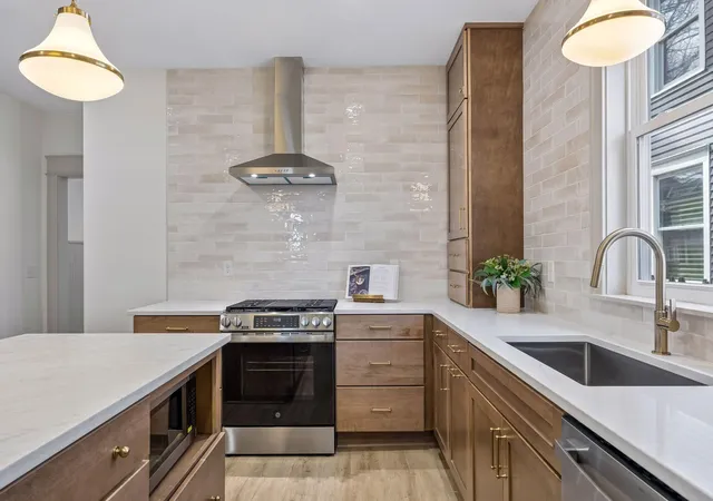 Photo 4 of Single family home for sale at 941 Hague Ave, Saint Paul, MN 55104 | MLS# 7106858 | Listing updated on 2026-09-11
