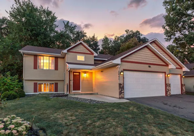 Photo 1 of Single family home for sale at 2641 Oak Ridge Dr, Monticello, MN 55362 | MLS# 7106861 | Listing updated on 2026-09-11