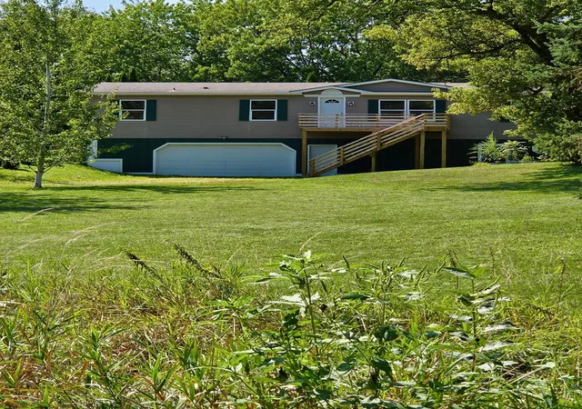Photo 2 of Single family home for sale at 720 Central Ave S, New Prague, MN 56071 | MLS# 7106931 | Listing updated on 2026-09-14