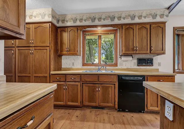 Photo 3 of Single family home for sale at 276 Waite Ave S, Saint Cloud, MN 56301 | MLS# 7107032 | Listing updated on 2026-10-08