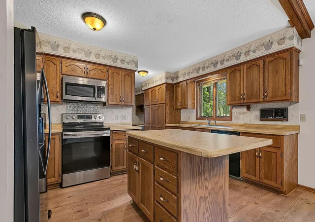 Photo 3 of Single family home for sale at 276 Waite Ave S, Saint Cloud, MN 56301 | MLS# 7107032 | Listing updated on 2026-10-08