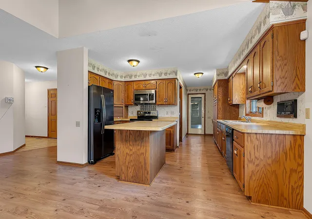 Photo 4 of Single family home for sale at 276 Waite Ave S, Saint Cloud, MN 56301 | MLS# 7107032 | Listing updated on 2026-10-08