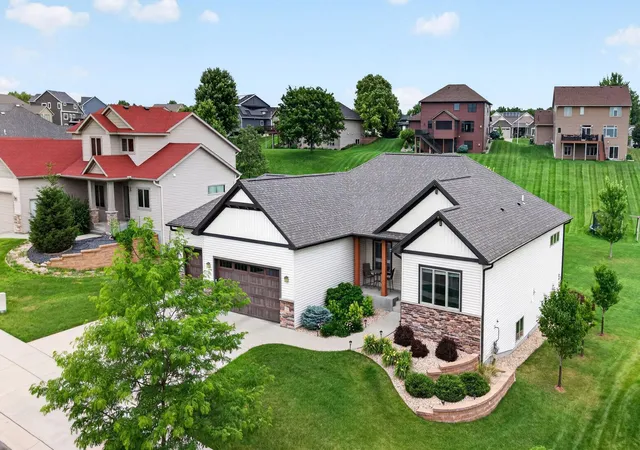 Photo 1 of Single family home for sale at 1936 Kerry Dr Ne, Rochester, MN 55906 | MLS# 7107123 | Listing updated on 2026-09-09