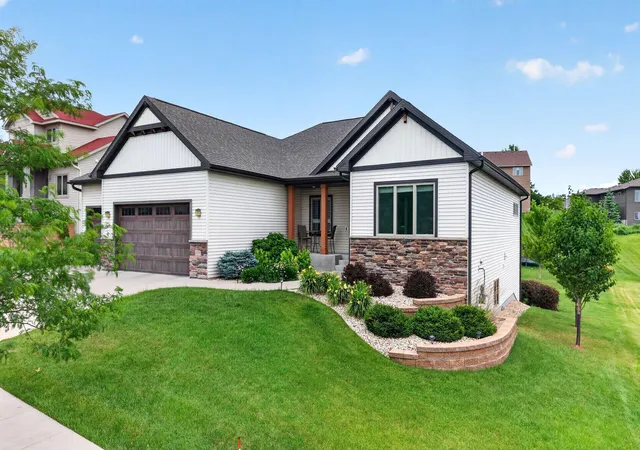 Photo 2 of Single family home for sale at 1936 Kerry Dr Ne, Rochester, MN 55906 | MLS# 7107123 | Listing updated on 2026-09-09