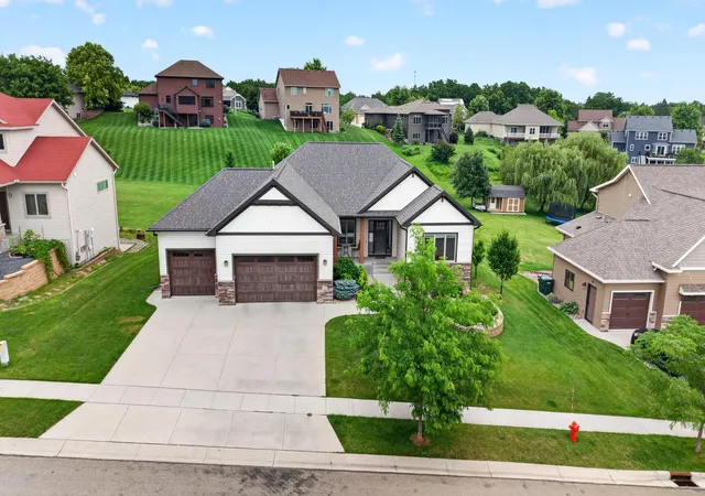 Photo 3 of Single family home for sale at 1936 Kerry Dr Ne, Rochester, MN 55906 | MLS# 7107123 | Listing updated on 2026-09-09