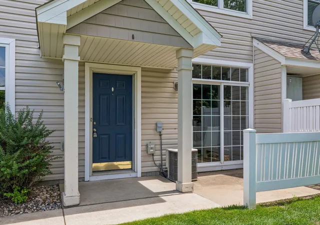 Photo 3 of Sale Pending at 1020 Princeton Ave, Shakopee, MN 55379 | MLS# 7107152 | Listing updated on 2026-09-10