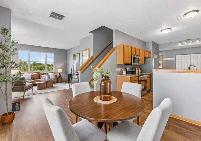 Photo 3 of Single family home for sale at 1020 Princeton Ave, Shakopee, MN 55379 | MLS# 7107152 | Listing updated on 2026-10-09