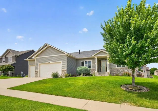 Photo 2 of Sale Pending at 3413 Stonehedge Dr Ne, Rochester, MN 55906 | MLS# 7107224 | Listing updated on 2026-09-11