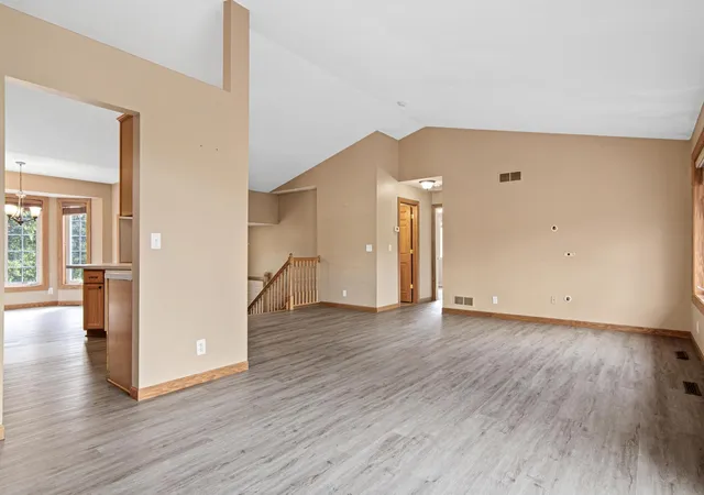 Photo 3 of Single family home for sale at 8417 Ashford Rd, Saint Paul, MN 55125 | MLS# 7107248 | Listing updated on 2026-09-15