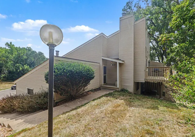 Photo 3 of Single family home for sale at 5626 N Innsbruck Ct, Fridley, MN 55432 | MLS# 7107332 | Listing updated on 2026-09-12