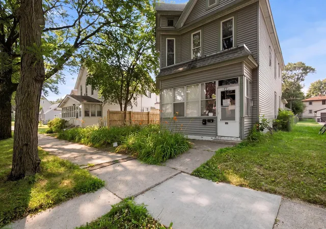 Photo 3 of Multi family home for sale at 852 Jessamine Ave E, Saint Paul, MN 55106 | MLS# 7107468 | Listing updated on 2026-09-10