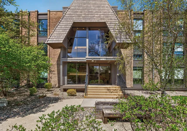 Photo 2 of Condo for sale at 6085 Lincoln Dr #225, Minneapolis, MN 55436 | MLS# 7108559 | Listing updated on 2026-09-10