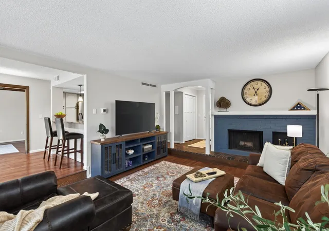 Photo 3 of Condo for sale at 6085 Lincoln Dr #225, Minneapolis, MN 55436 | MLS# 7108559 | Listing updated on 2026-09-10