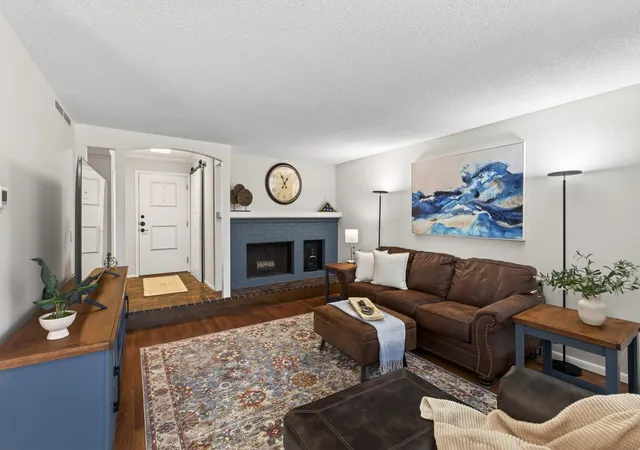 Photo 4 of Condo for sale at 6085 Lincoln Dr #225, Minneapolis, MN 55436 | MLS# 7108559 | Listing updated on 2026-09-10