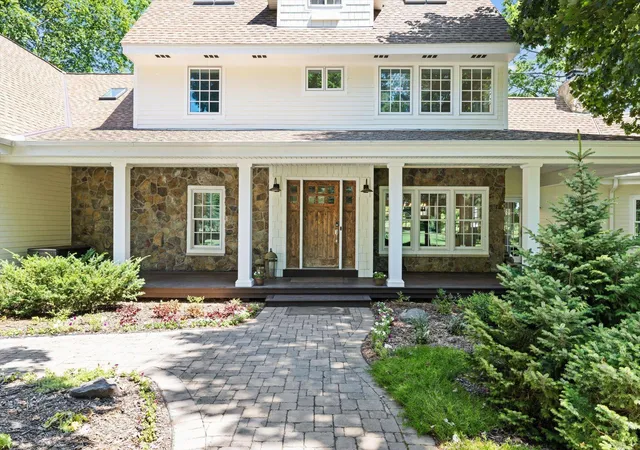 Photo 3 of Mansion for sale at 612 Nelson Rd, Maple Plain, MN 55359 | MLS# 7108658 | Listing updated on 2026-09-29