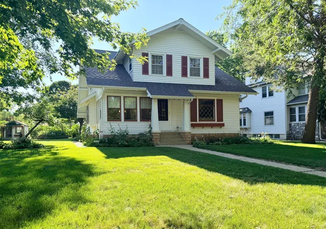 Photo 1 of Sale Pending at 605 Park St, Jackson, MN 56143 | MLS# 7108697 | Listing updated on 2026-09-15