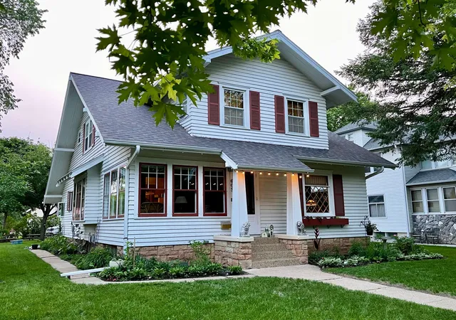 Photo 2 of Sale Pending at 605 Park St, Jackson, MN 56143 | MLS# 7108697 | Listing updated on 2026-09-15