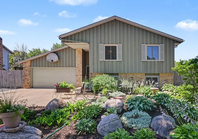Photo 1 of Sale Pending at 6920 Innsdale Ave S, Cottage Grove, MN 55016 | MLS# 7108813 | Listing updated on 2026-09-22