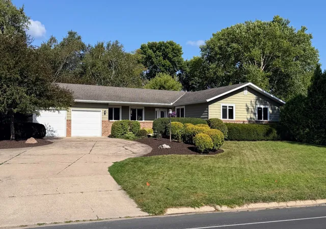 Photo 2 of Single family home for sale at 1308 Prairie St S, Northfield, MN 55057 | MLS# 7109191 | Listing updated on 2026-09-15