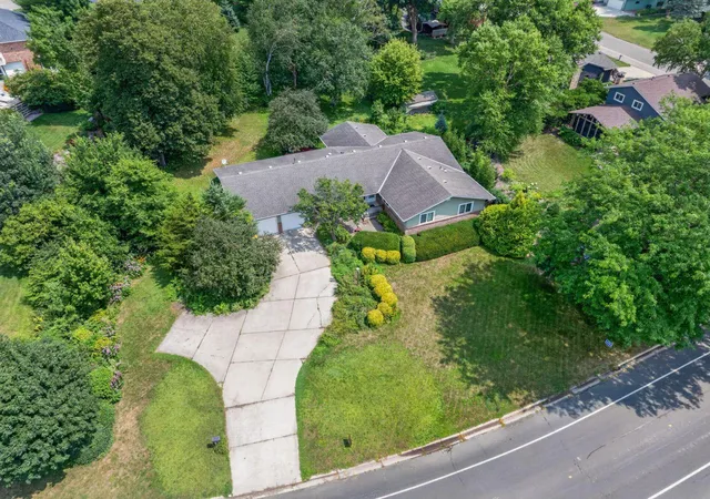 Photo 3 of Single family home for sale at 1308 Prairie St S, Northfield, MN 55057 | MLS# 7109191 | Listing updated on 2026-09-15