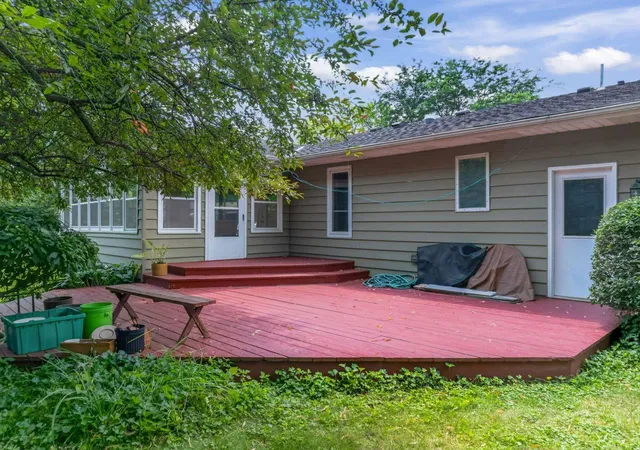 Photo 4 of Single family home for sale at 1308 Prairie St S, Northfield, MN 55057 | MLS# 7109191 | Listing updated on 2026-09-15