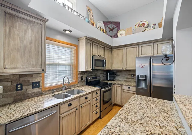 Photo 2 of Single family home for sale at 10154 Country Clb Curv, Saint Paul, MN 55129 | MLS# 7109207 | Listing updated on 2026-09-17