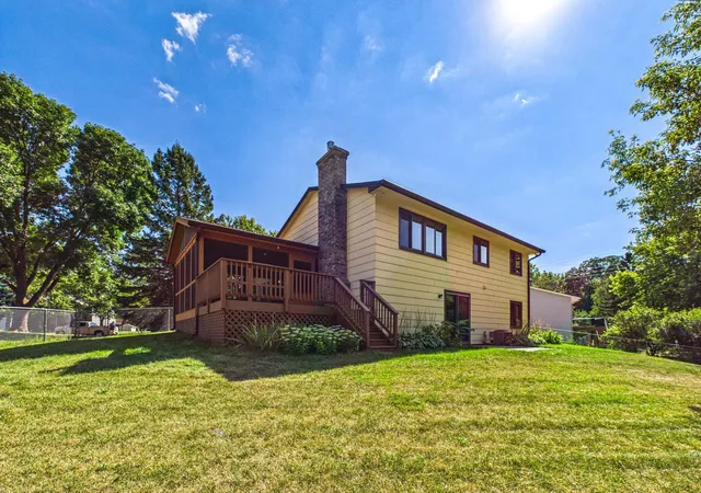 Photo 2 of Sale Pending at 1604 Rio Loma Dr, Burnsville, MN 55337 | MLS# 7109243 | Listing updated on 2026-09-14