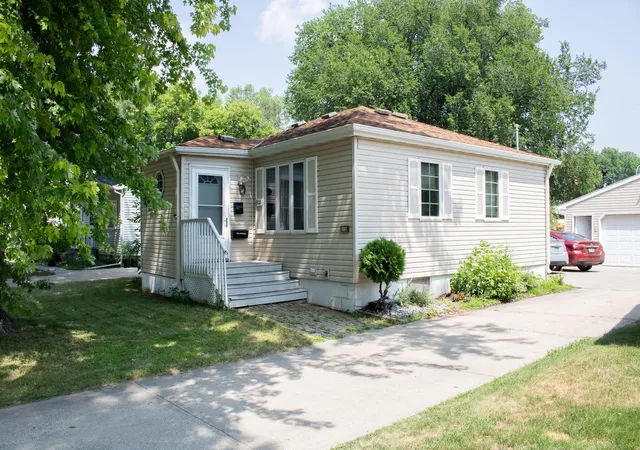 Photo 1 of Single family home for sale at 1522 13 1/2 St S, Fargo, ND 58103 | MLS# 7109267 | Listing updated on 2026-09-14