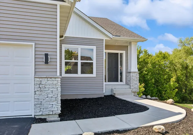 Photo 3 of Sale Pending at 3148 Aaron Dr, Elko New Market, MN 55054 | MLS# 7109317 | Listing updated on 2026-09-11