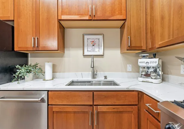 Photo 4 of Condo for sale at 370 Marshall Ave #102, Saint Paul, MN 55102 | MLS# 7109338 | Listing updated on 2026-10-06